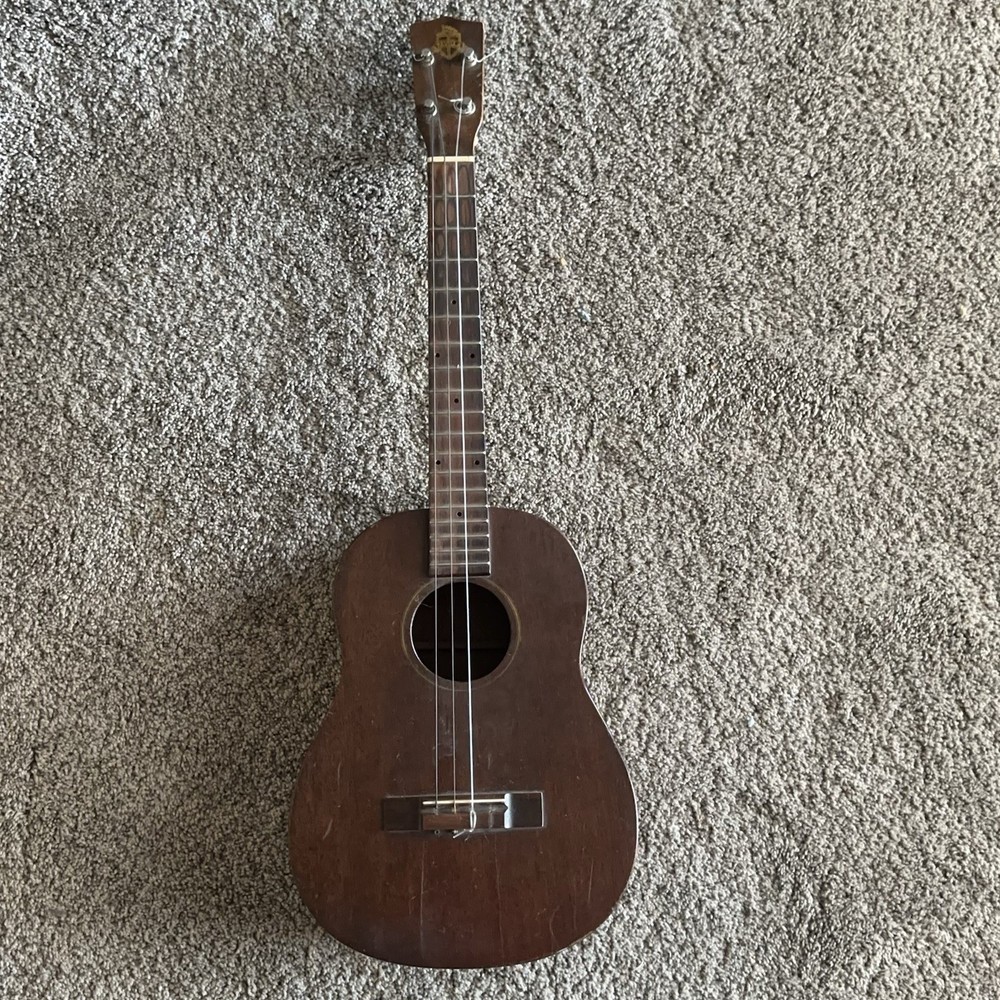 Favilla B-2 Baritone Ukulele
