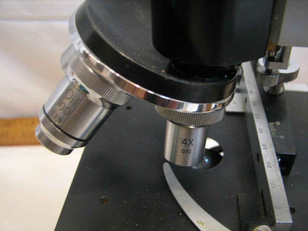 Vintage Lumiscope Optical Microscope/Case Oil 100X Objective Compound Stage Box