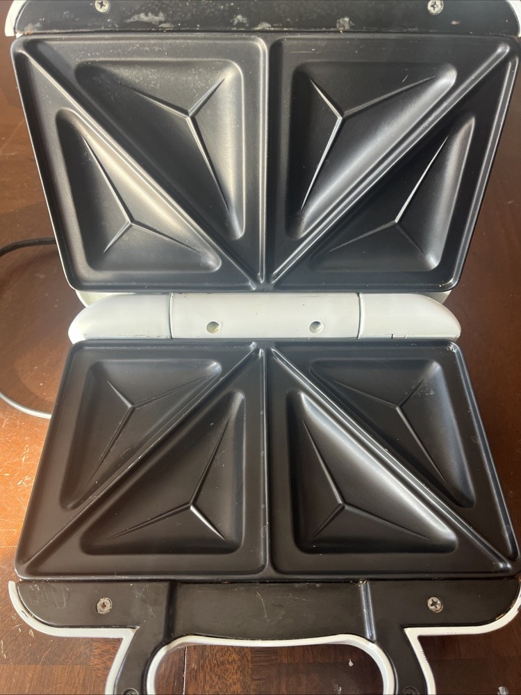 Toastmaster Snackster Snack & Sandwich Maker Model 289 Read!