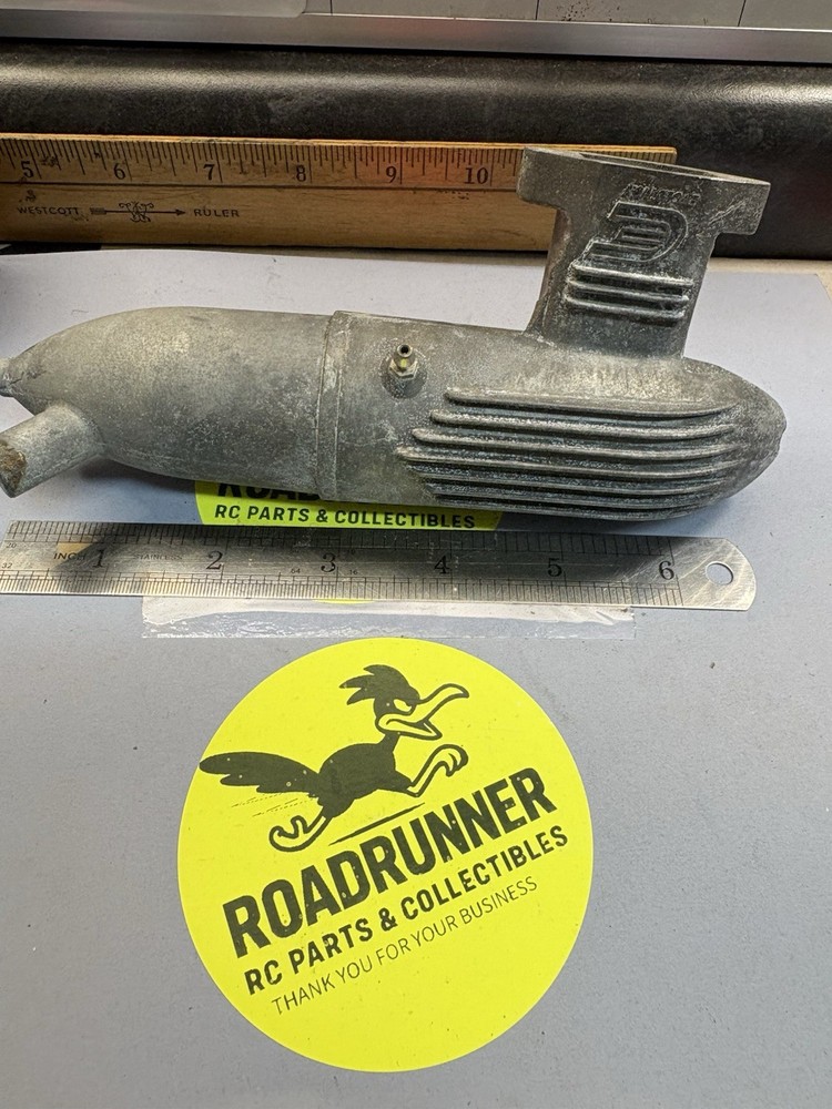 VINTAGE EVOLUTION RC MUFFLER / USED
