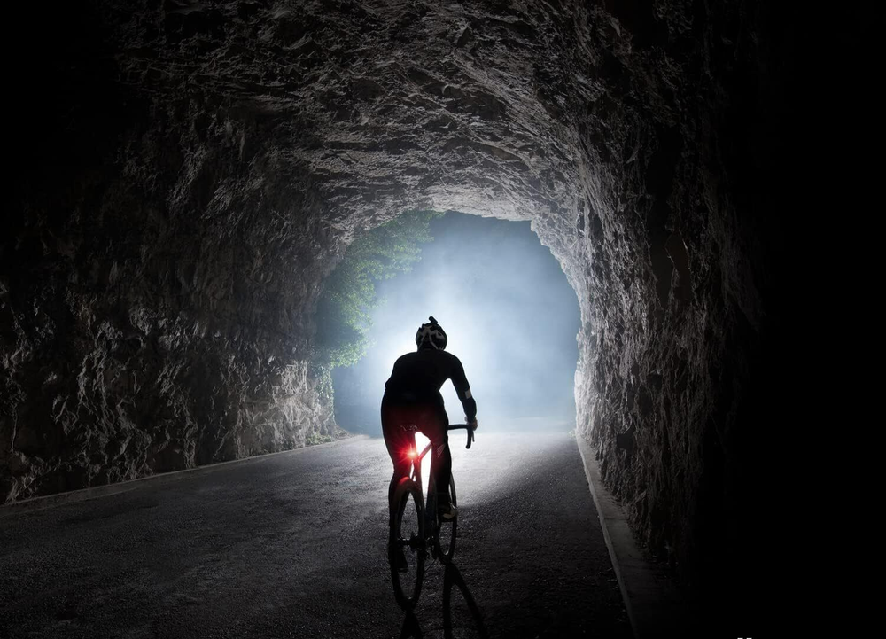 Garmin Varia UT800 Smart Headlight | 5 Different Light Modes and Auto Brightness