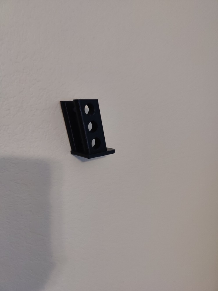 1911 Wall Mount Right Facing