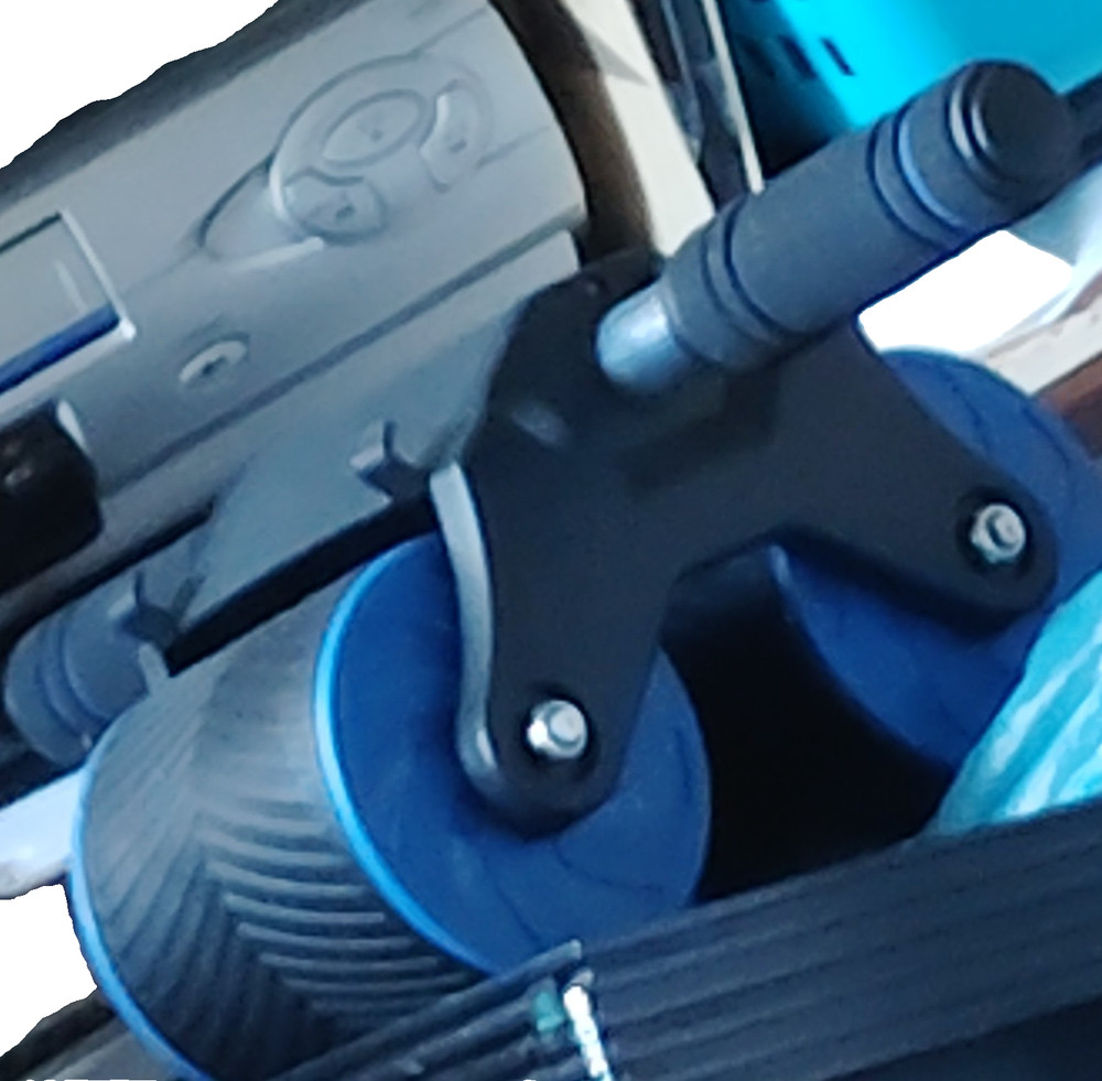 Two wheel ab roller