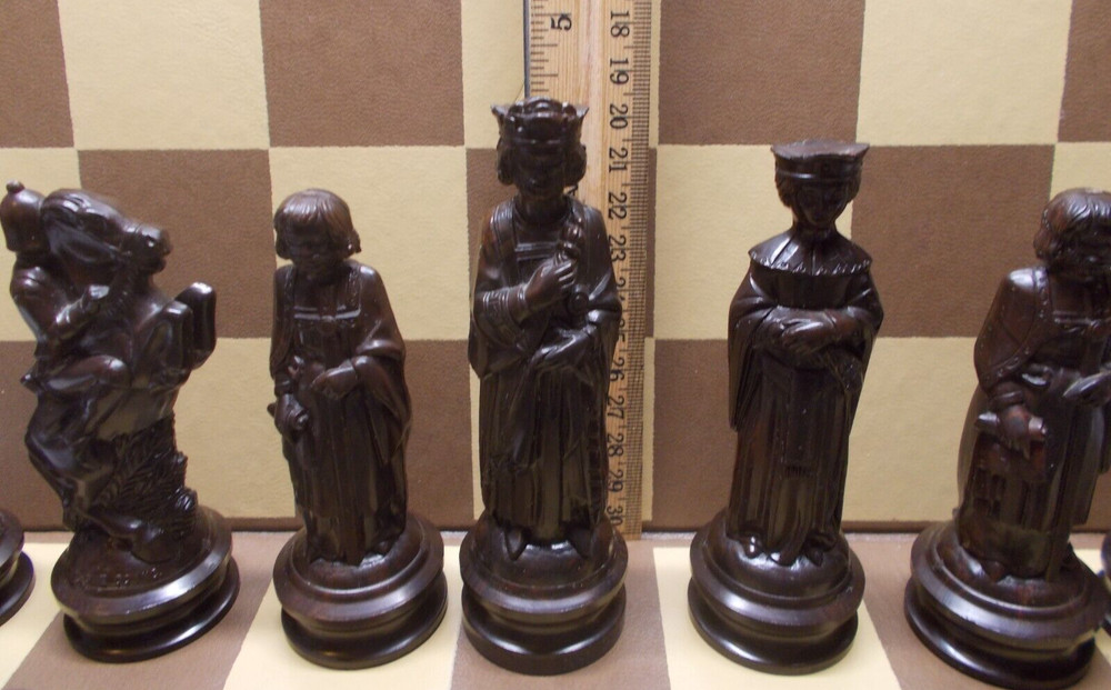 Vintage E. S. Lowe Renaissance Chessmen 1959