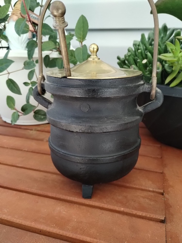 Vintage Cast Iron & Brass Smudge Pot Complete (Fire starter Cauldron)