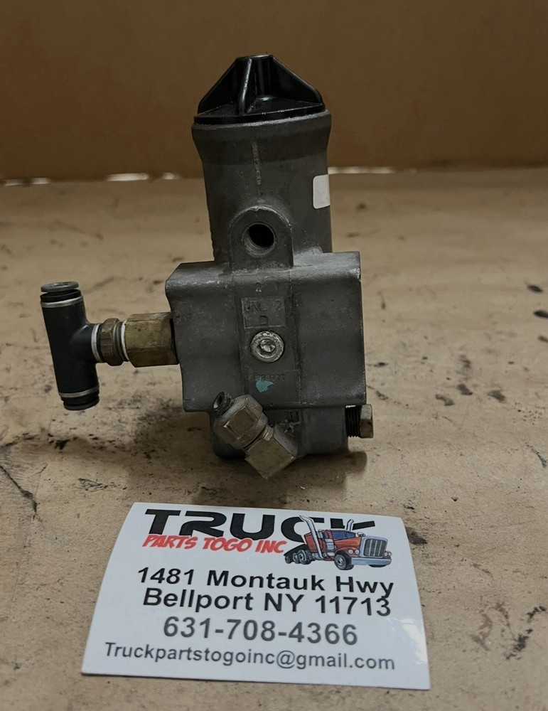 BENDIX - D-2 AIR COMPRESSOR GOVERNOR - USED P/N 909762