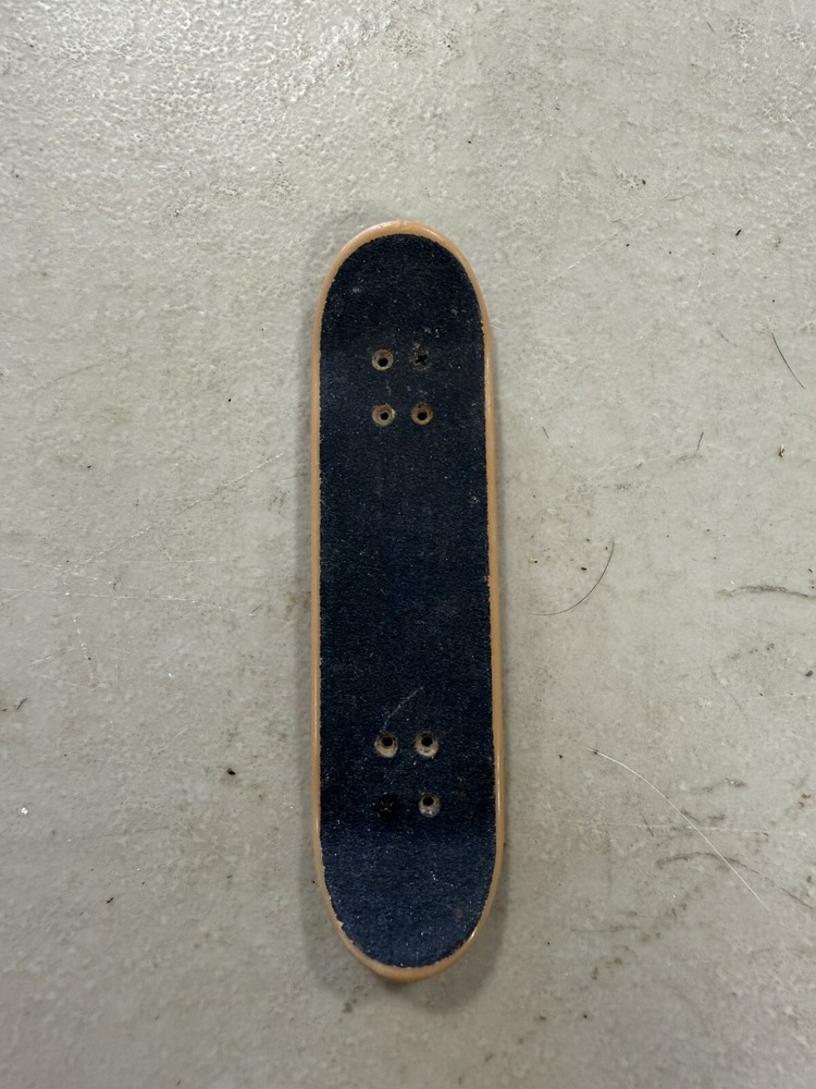 Tech Deck World Industries Skateboard Assembly Ice Cube Willy
