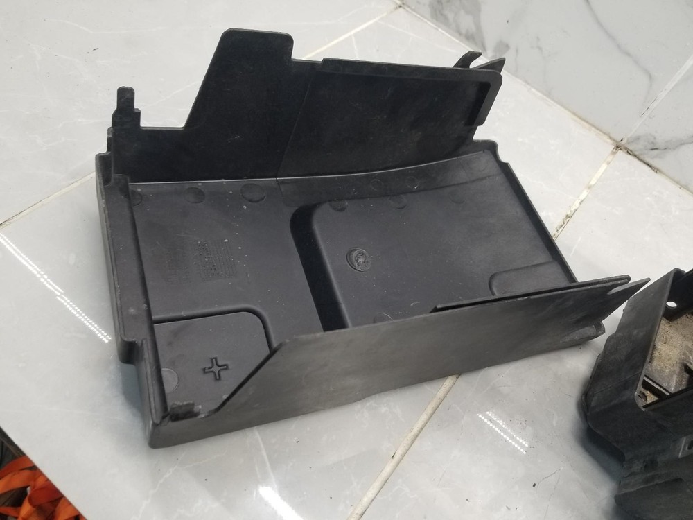 2013 BUICK REGAL BATTERY BOX #002958