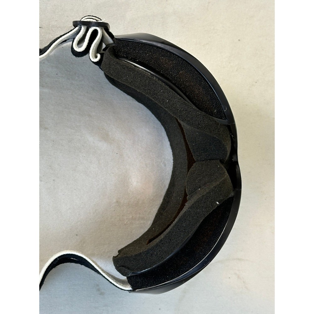 SMITH Ski Snowboard Goggles Black Frames Amber Lenses With Adjustable Strap