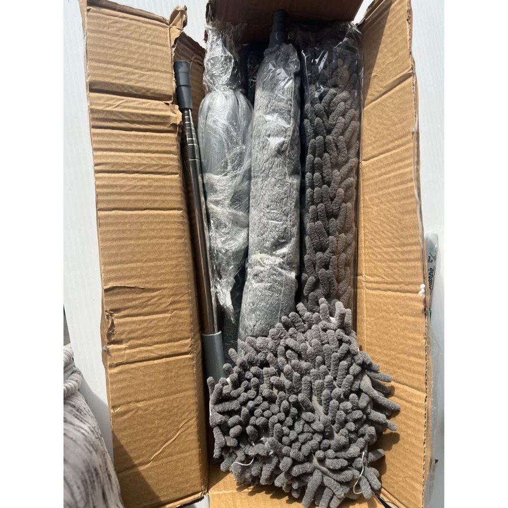 Dust cleaner brushes