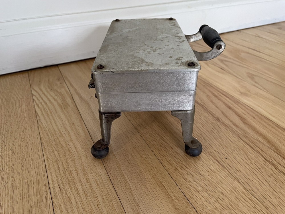 Vintage Thermax Waffle Iron E3930 Art Deco