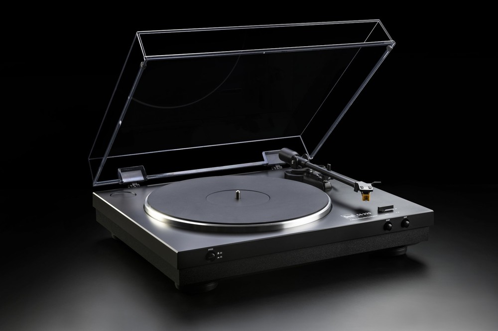 Dual CS 329 Fully Automatic Plug & Play Belt-Drive Turntable
