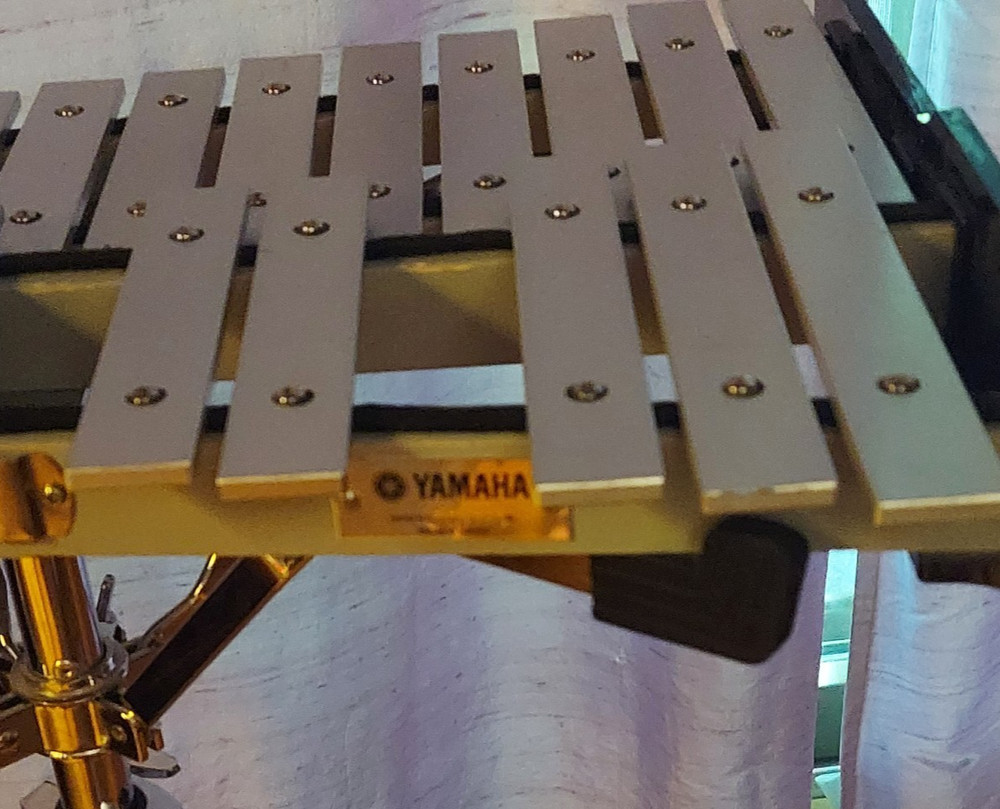 Yamaha 32 Note Xylophone ~ Stand & Sticks