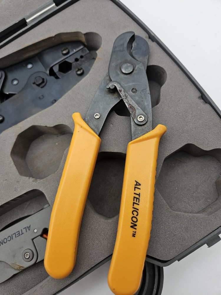 Telecom Crimping Set Incomplete