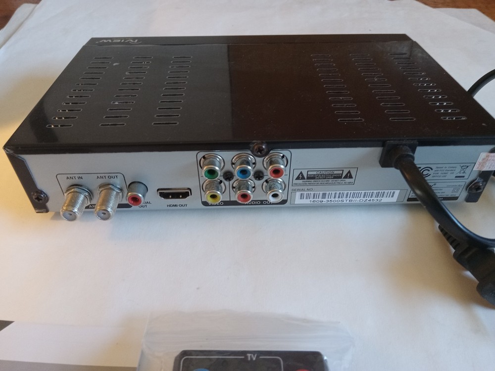 IVEW DIGITAL CONVERTER BOX USED