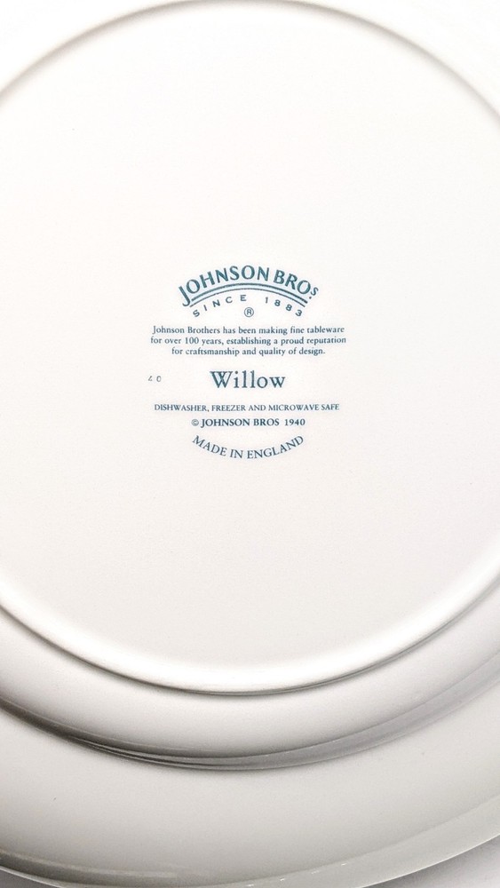 ONE Johnson Bros Blue Willow Dinner Plate 10.25” EXCELLENT