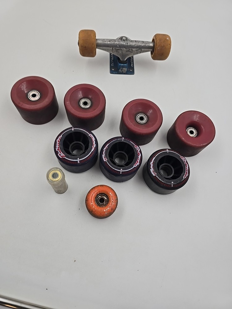 Misc . Skateboard Wheels And Bearings Condition Unknown