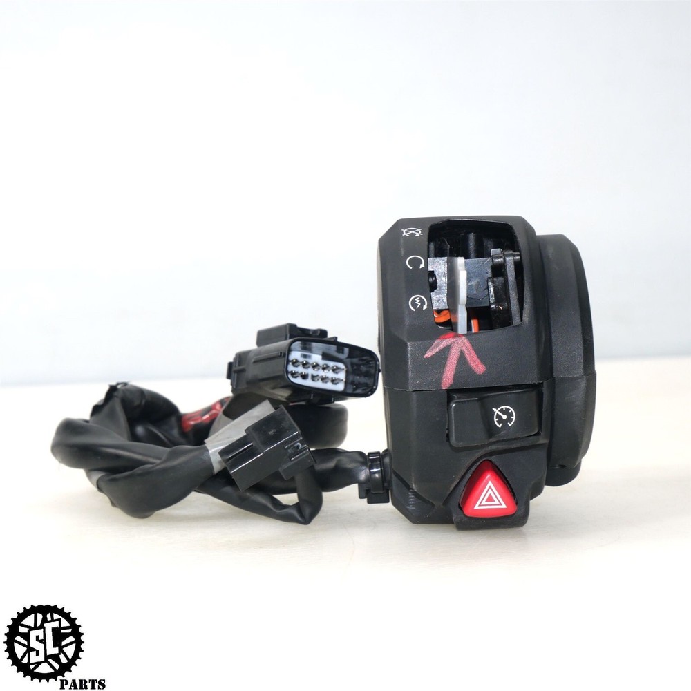 2023 SUZUKI HAYABUSA RIGHT CONTROL HANDLEBAR KILL SWITCH
