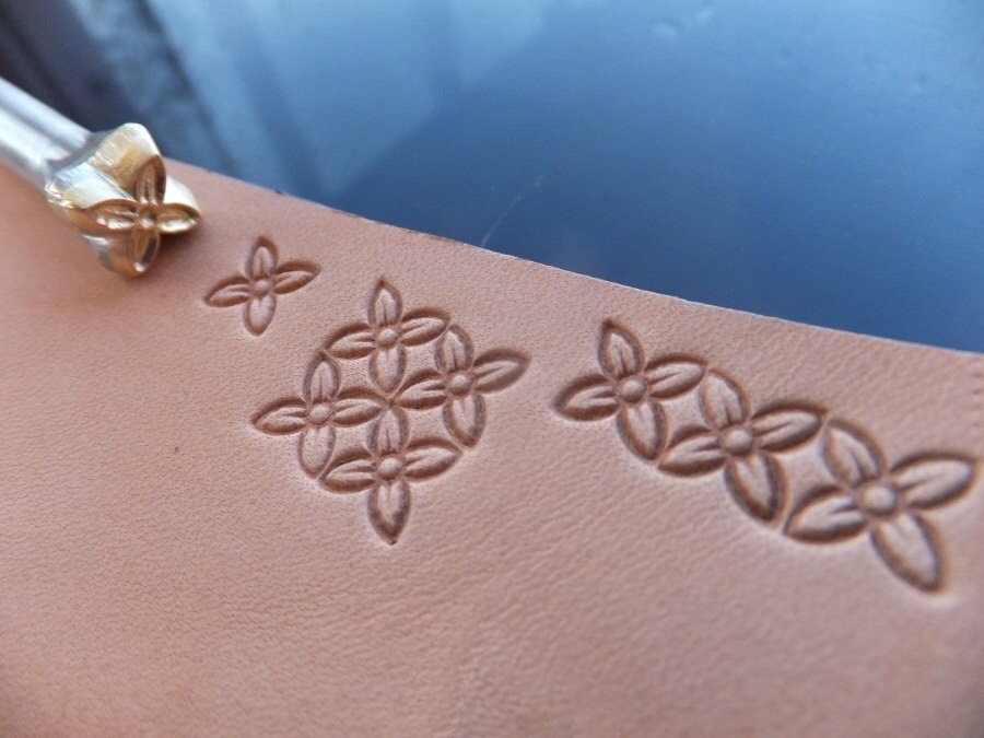 012-07 Mini Squer Flower hand made Leather stamp decorating tool
