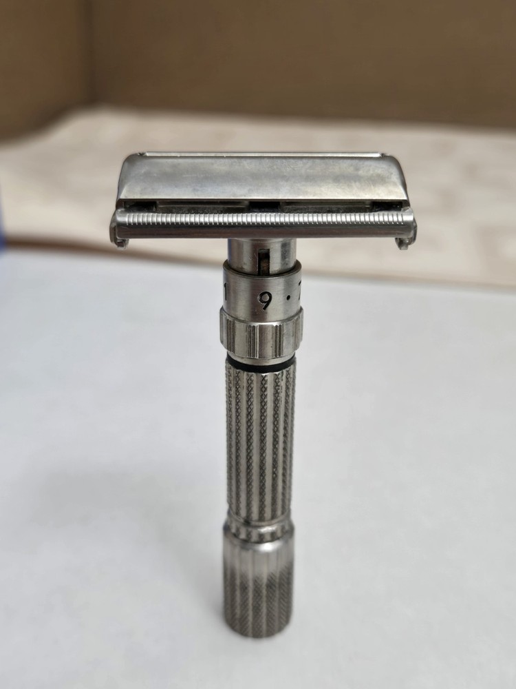 Vintage Gillette Adjustable Razor E1