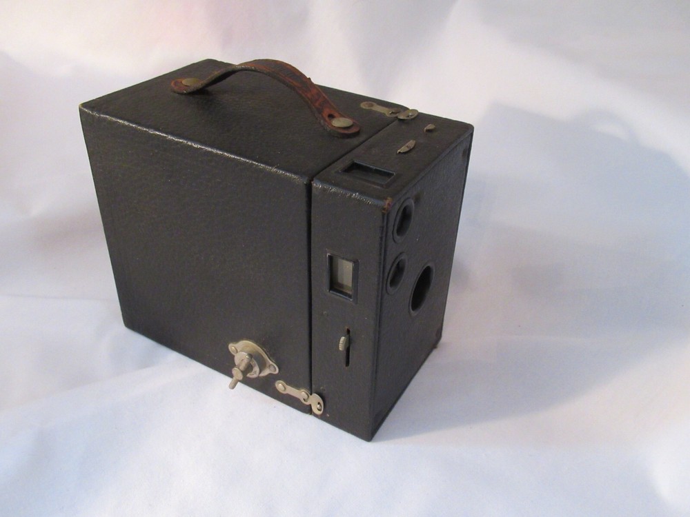 Vintage Kodak Brownie Box Camera No.2-A Model B, Untested