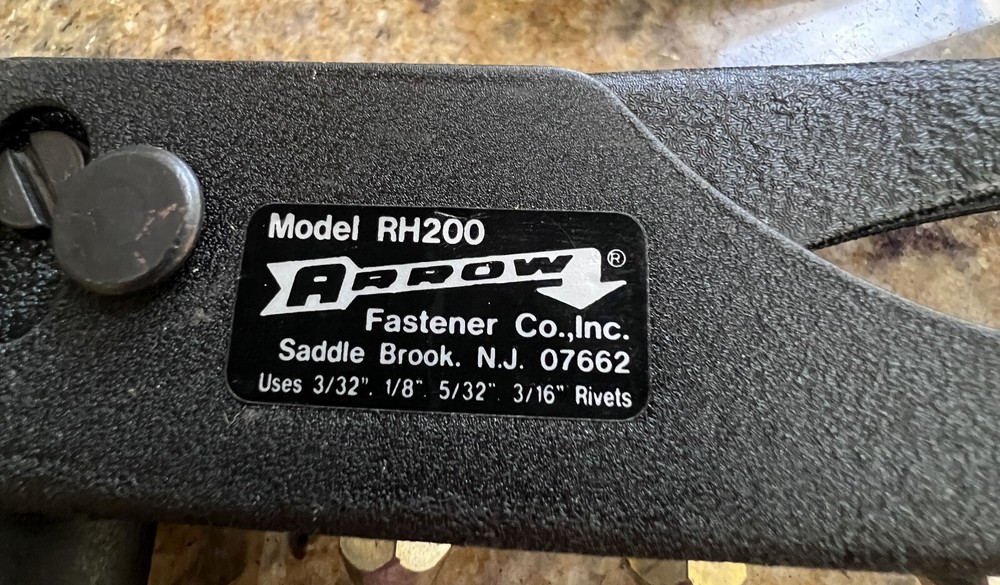 Arrow Model RH200 Pop Rivet Tool, very lightly used