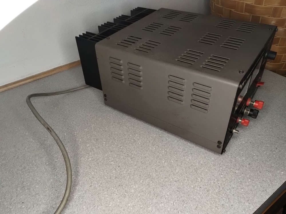 Alinco EP-2010 IC REGULATED DC POWER SUPPLY Tested Working