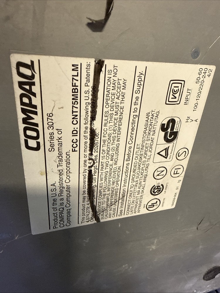 Vintage Compaq ProLinea 4/33S Desktop Computer - Powers-On - Needs Repair