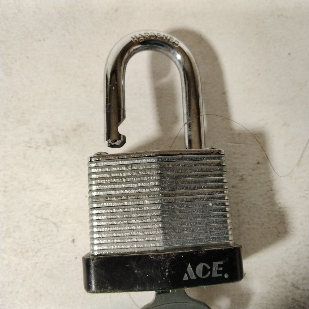 Ace Hardware Padlock With Two Keys 2 In Tall Closed