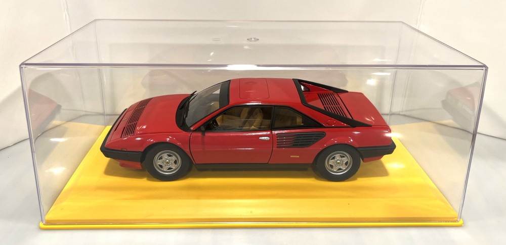 1/18 MODEL CAR DISPLAY CASE w/YELLOW BASE