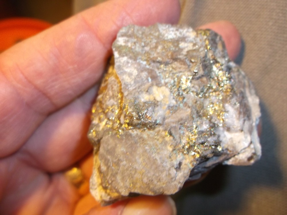 gold silver copper ore, 94 grams samples ,ore high grade .this is not