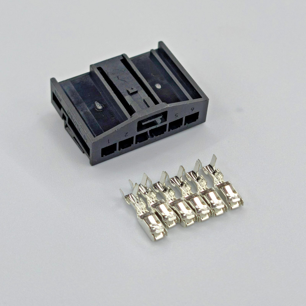 Tail Light Plug 6 Pin Connector For BMW E90 E91 E92 E93 Socket Housing