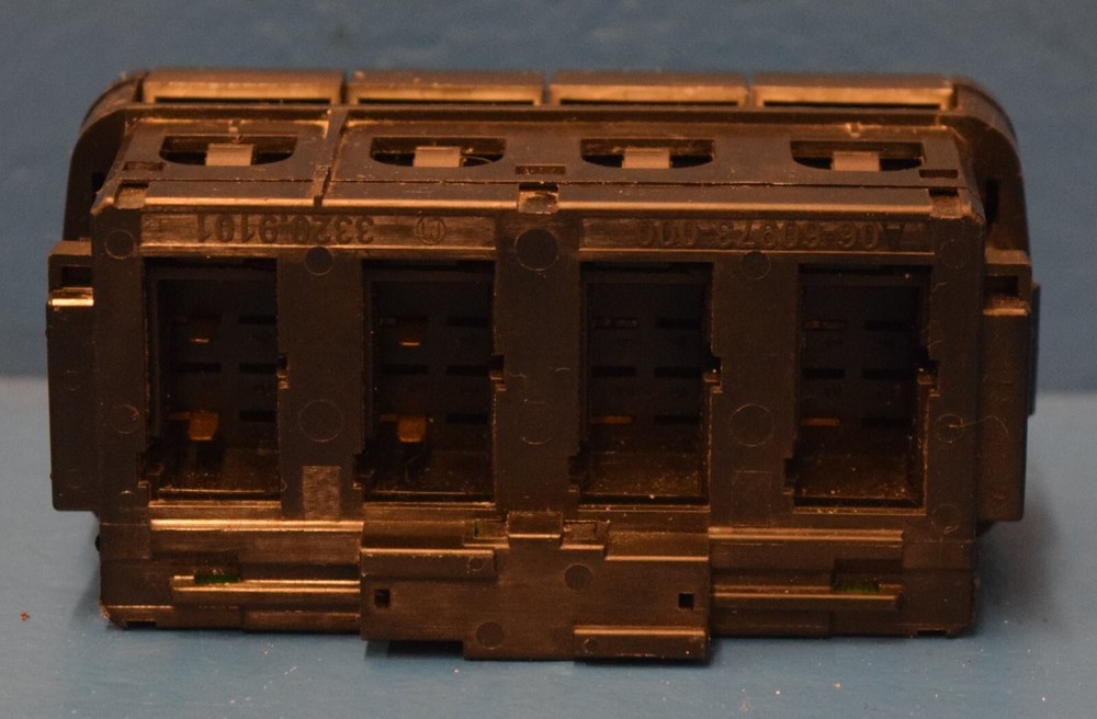 FREIGHTLINER SWITCH CRADLE PANEL MODULE A06-60973-000 - 20878