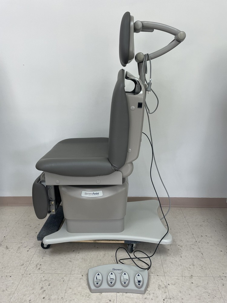 Brewer 7000 Power Procedure Table w/foot Control