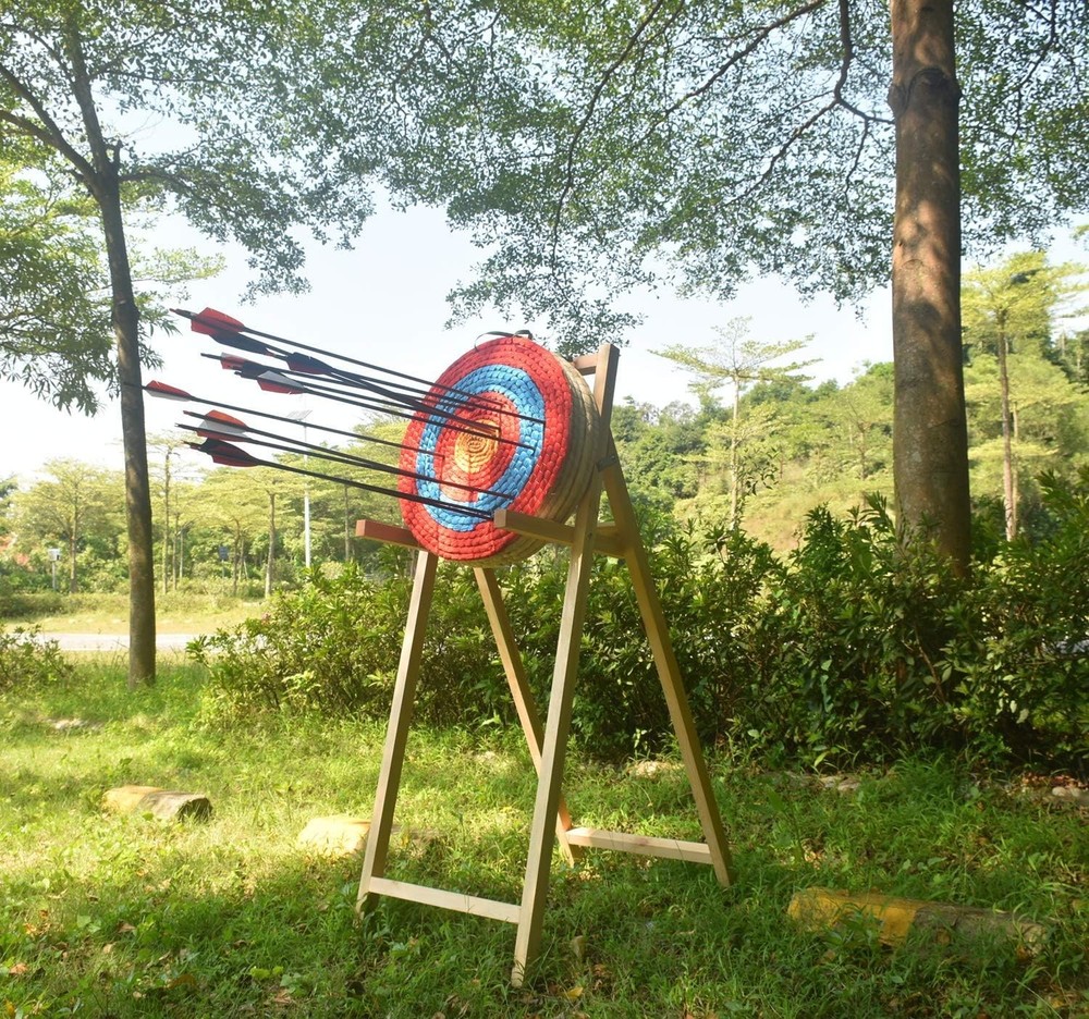 Straw Archery Target with Arrow Puller