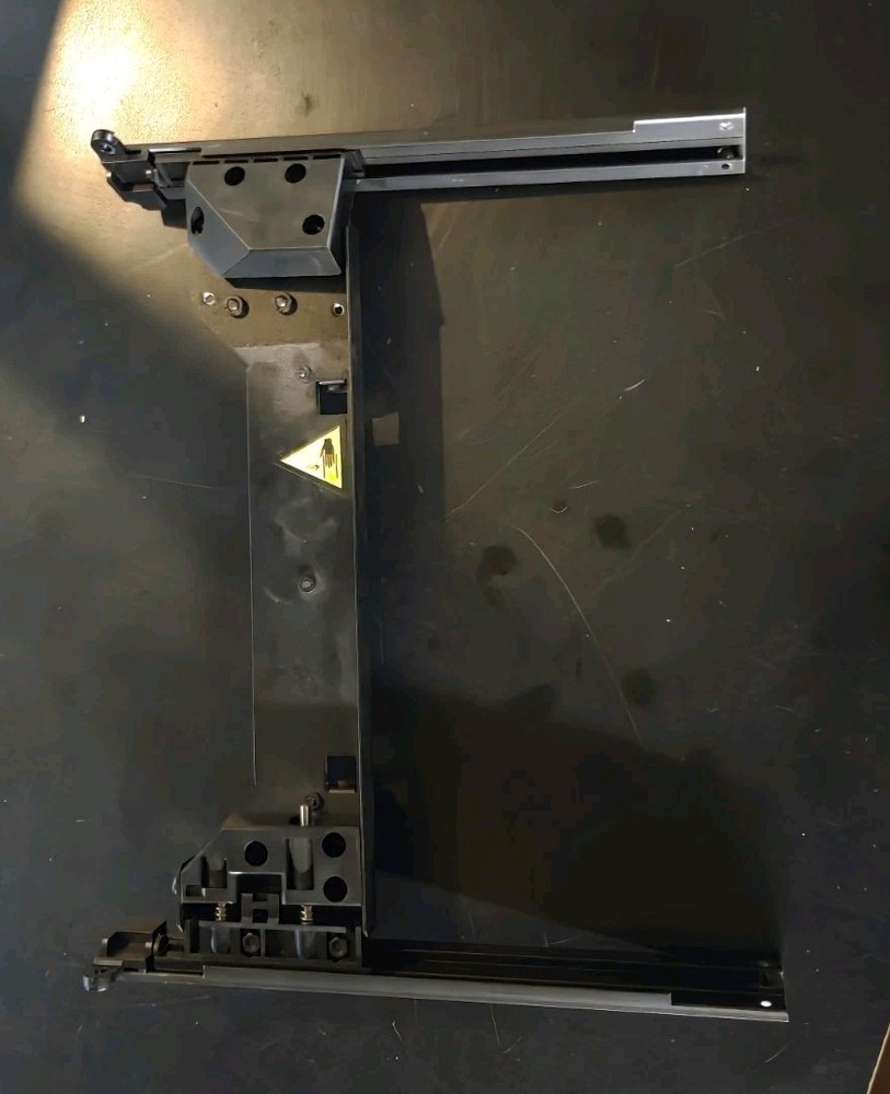 MakerBot Replicator Mini 5th Gen Compact 3D Printer - Part 1