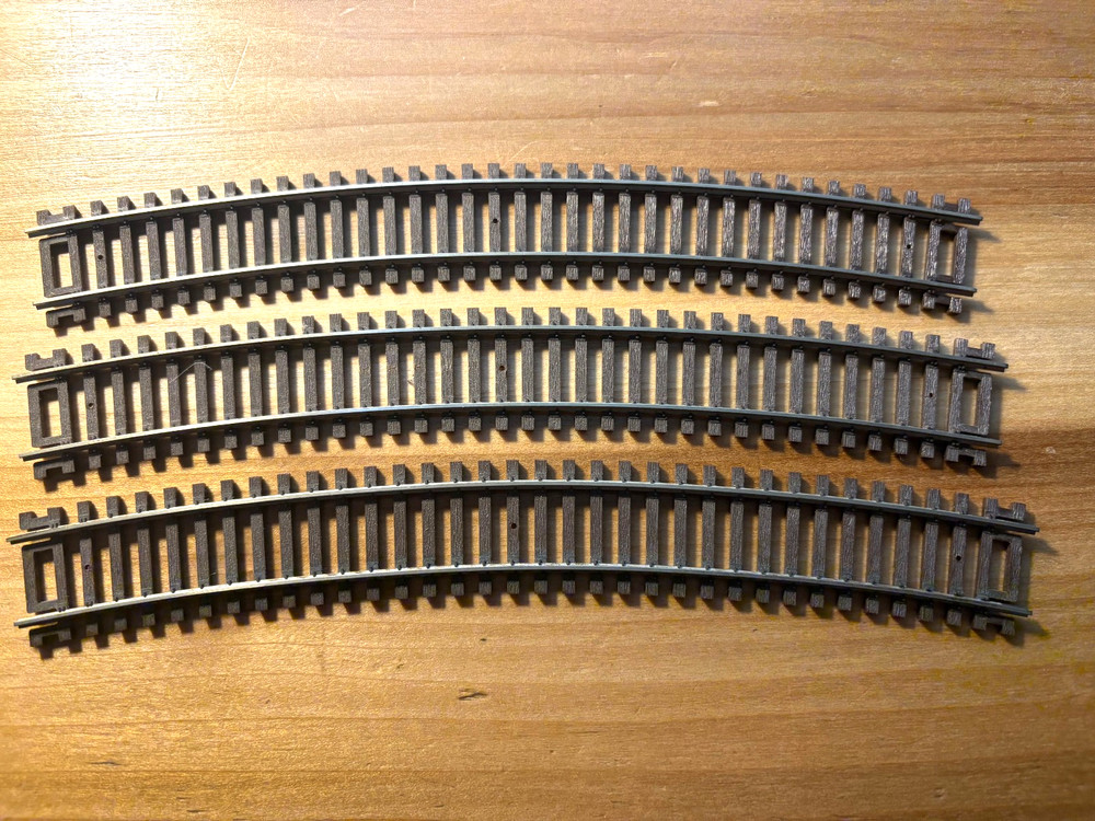 Atlas Code 83-18" Radius Curved Track-3-Pack -1 Available - $2.95/Pack