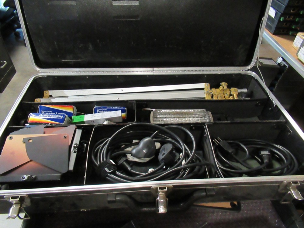 Lowel DV Creator Lighting Kit W/TO-83 Case