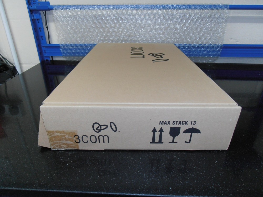 3COM 3300XM Super Stack 3, 24 Port Switch 3C16985B.
