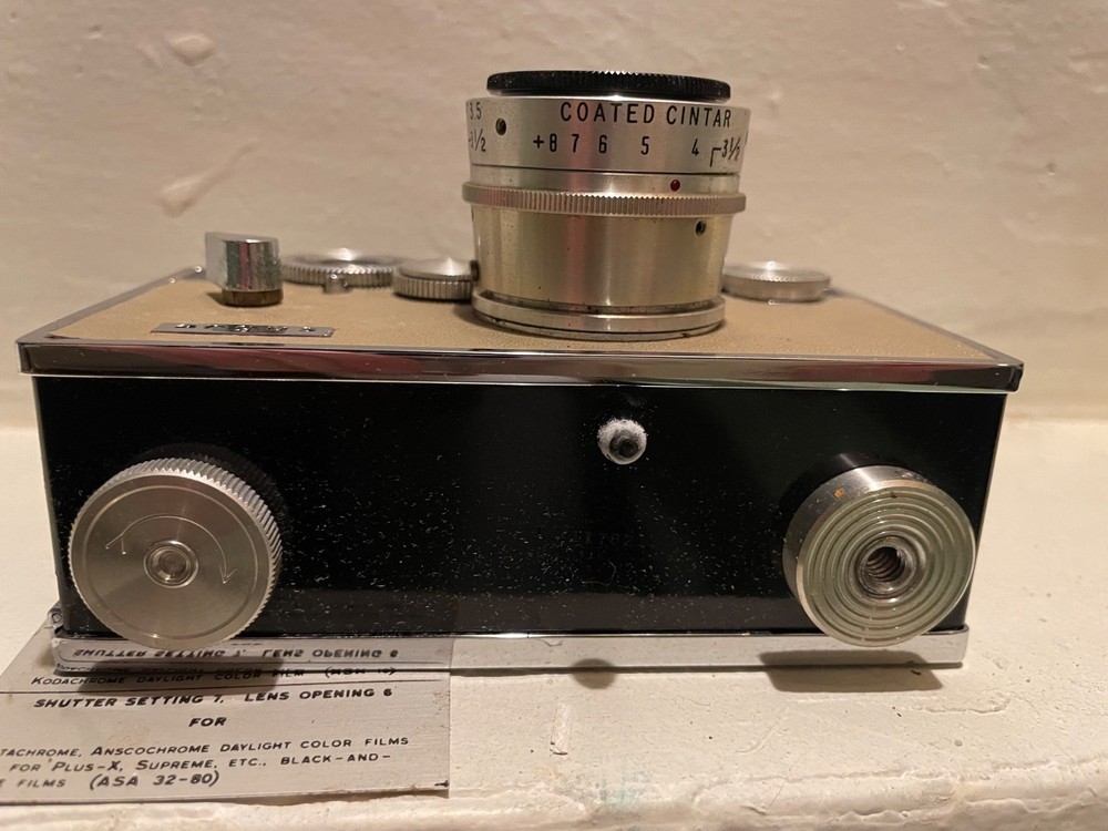 Argus C3 35mm Rangefinder Camera W/ flash Beige