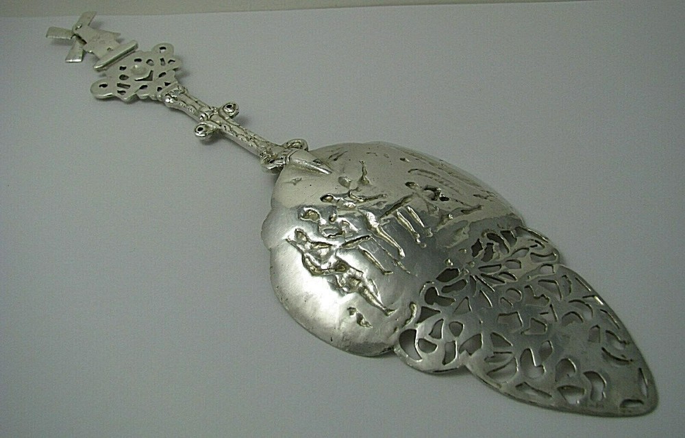 HANAU GERMANY 800 SILVER PIE SERVER PASTRY SERVING STRAINER by Jean Schlingloff