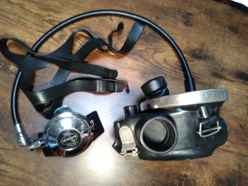 Aqua-Lung Full Face Mask/Regulator for Hookah Dive.