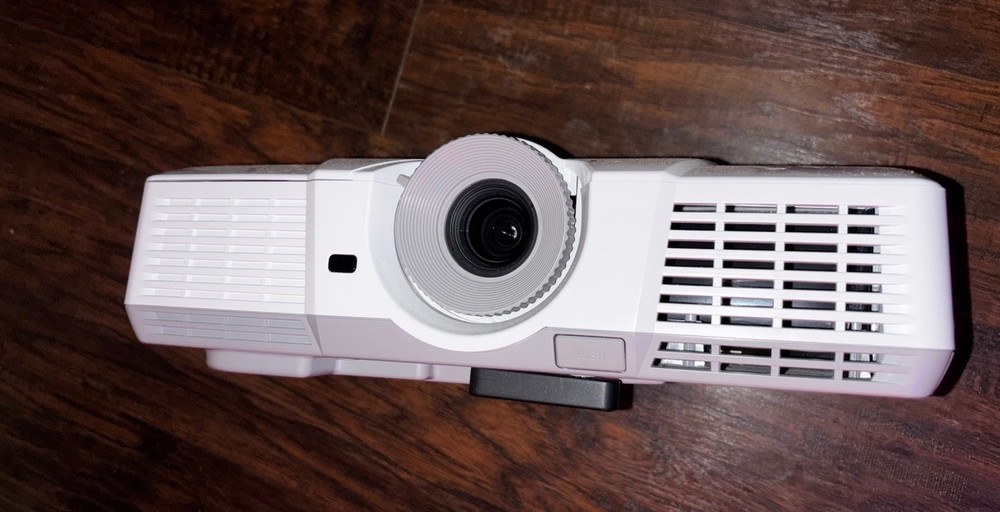 Mitsubishi XD500U DLP Projector