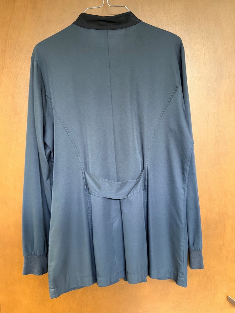 MEDICAL/DENTAL LAB COATS SIZE MEDIUM
