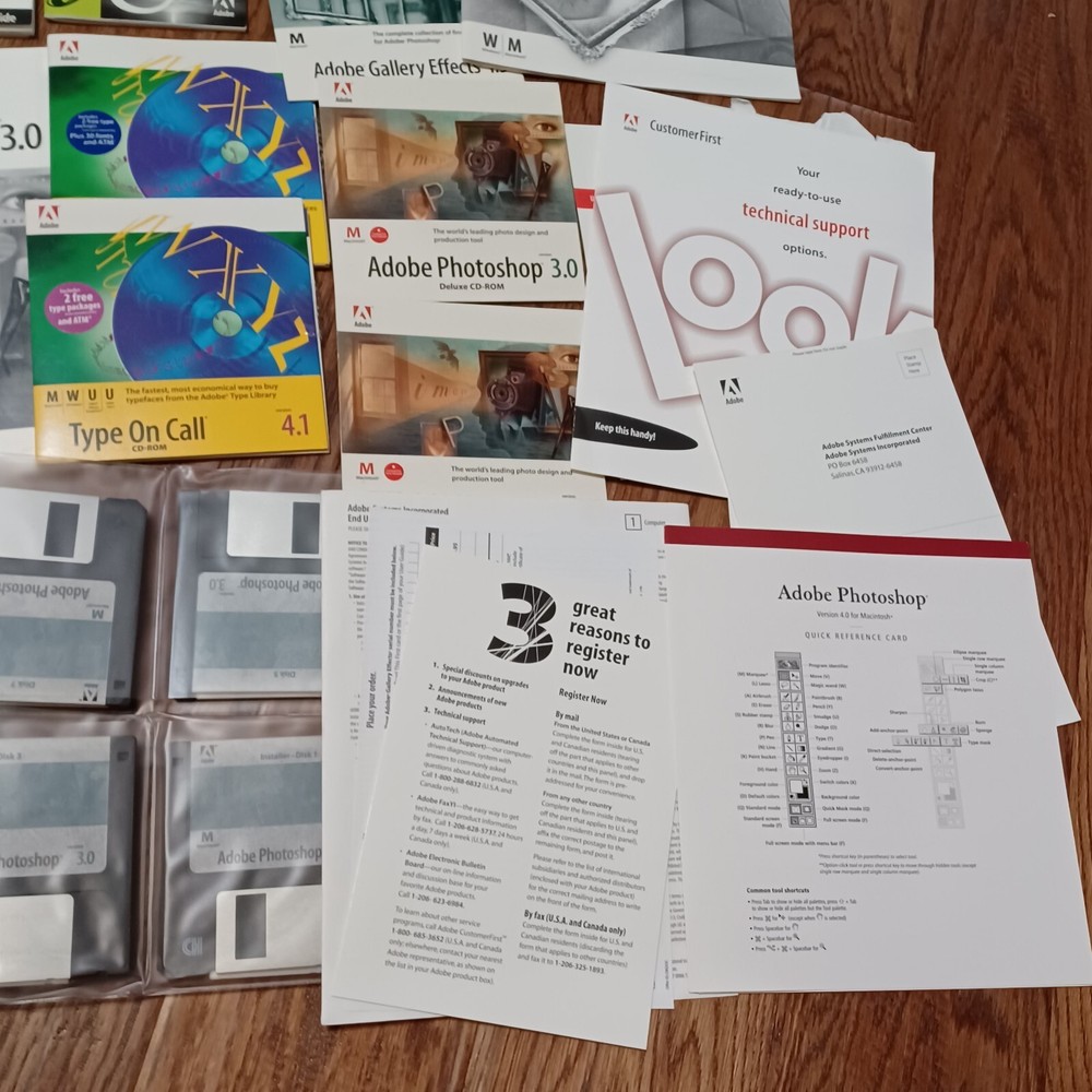 Vintage Lot Of Computer Programs, Booklets & softwares. Microsoft, Macintosh.