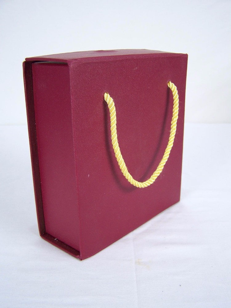 Red High Quality Gift Box Padded with Handles