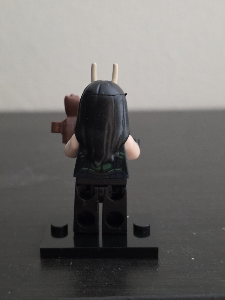 Alien Empath Minifigure (Mantis Inspired)