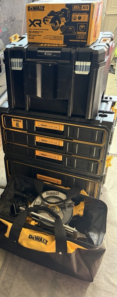 DEWALT cordless ultimate set stackable tool box (35 items) 13 different tools