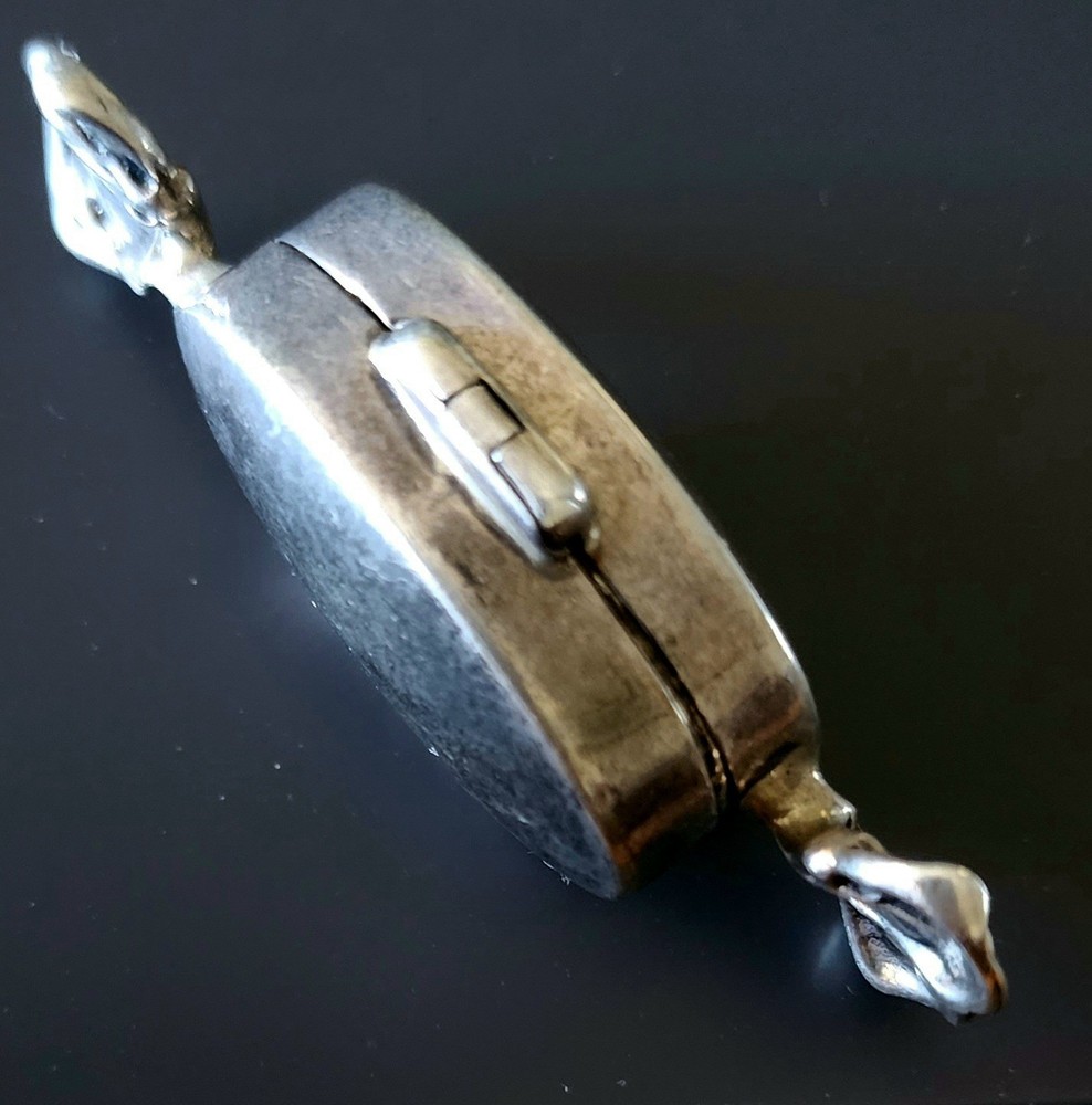 Vintage Sterling Silver (925) - Miniature Candy Wrapper Shape / Hinged Pill Box