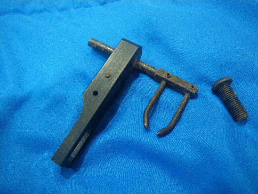 Dual Prong Flipper Rest with Mounting Bolt